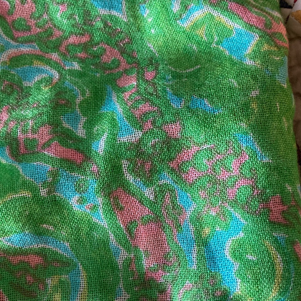 Lilly Pulitzer scarfs. Pink and white design in one scarf. - Picture 2 of 4
